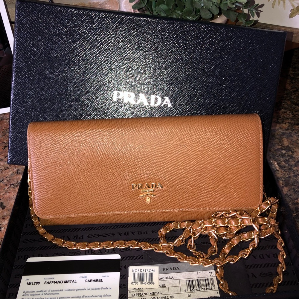 Prada Saffiano wallet on chain new condition